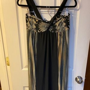 Maxi, stretchy, body fitting dress.